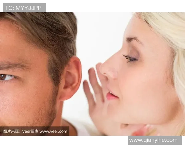 耳边低语与绿茵传奇爱咬耳朵的足球明星背后的故事与魅力